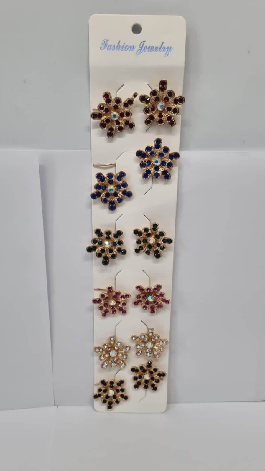 6-Piece Flower Rhinestone Hijab Pins – Mixed Colours, Sparkly Brooch Style