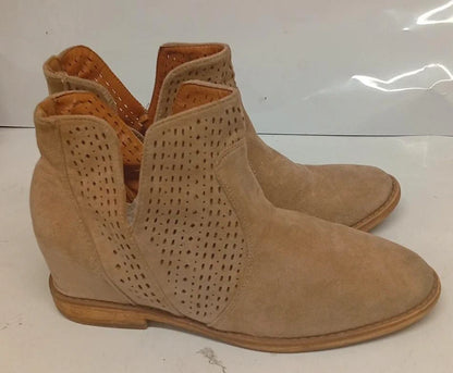 Womens Beige Suede Ankle Boots EU 39 UK 6 Summer Boots Casual Flat