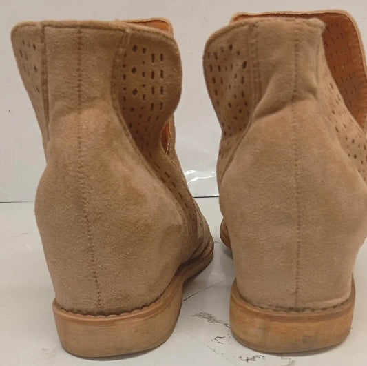 Womens Beige Suede Ankle Boots EU 39 UK 6 Summer Boots Casual Flat