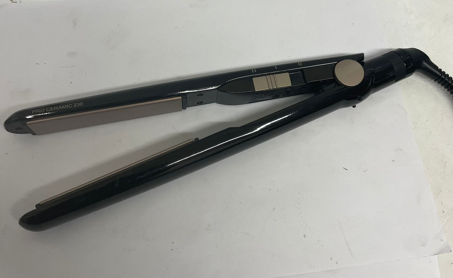 BaByliss Pro Ceramic 230 Hair Straighteners Black Salon Styling Tool