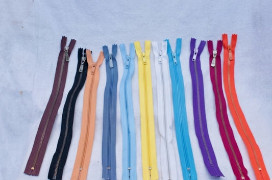 12 x Assorted Nylon Coil Zippers – 12 Colours – Multi-Pack for Sewing & Crafts