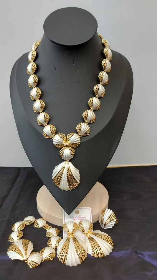 Elegant Shell-Inspired White & Gold Jewellery Set – 5-Piece Statement Bridal Set