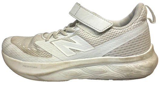 New Balance 625 Hook & Loop unisex road running shoe, white, size 2 uk/EU 34–35