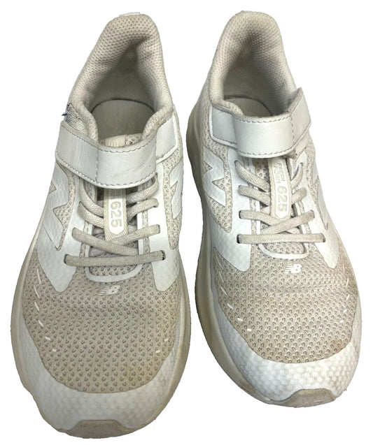 New Balance 625 Hook & Loop unisex road running shoe, white, size 2 uk/EU 34–35