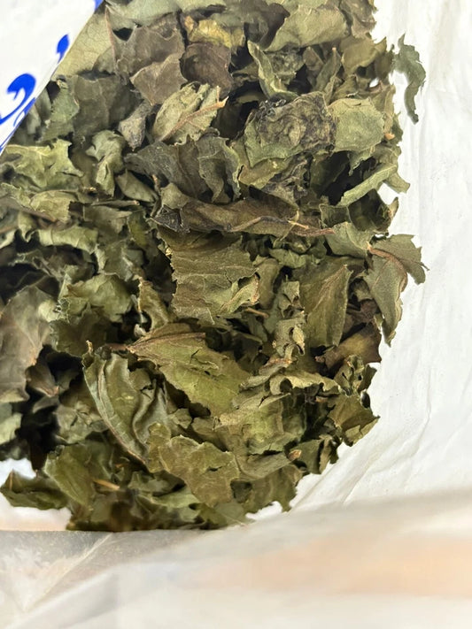 Premium Sliced Dried Bitter Leaf – Cleaned & Ready to Use – Cooking Essential