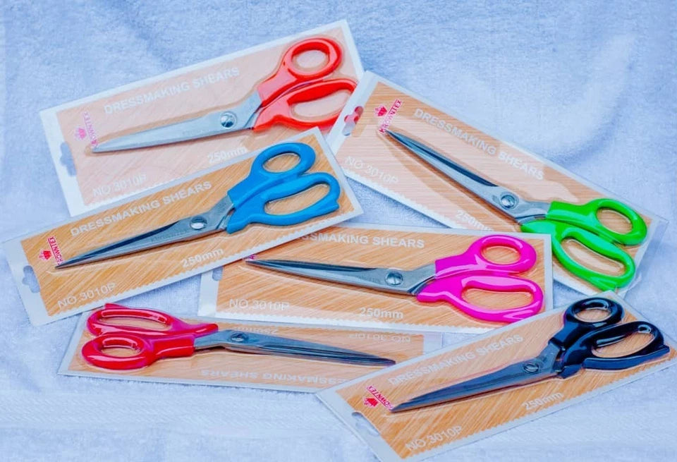 1 x Black Dressmaking Shears – 250mm Fabric Scissors